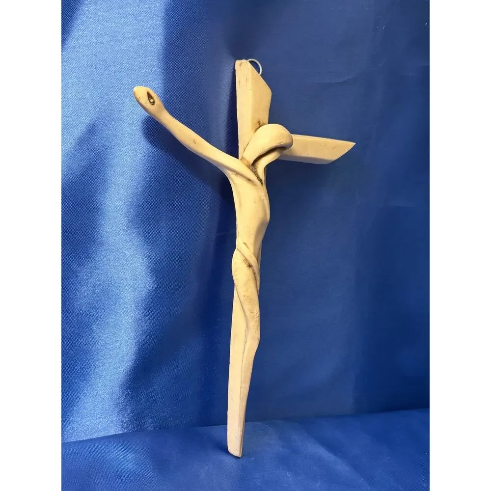 Unique Ivory Color Resin Modern Design Wall Hanging Crucifix